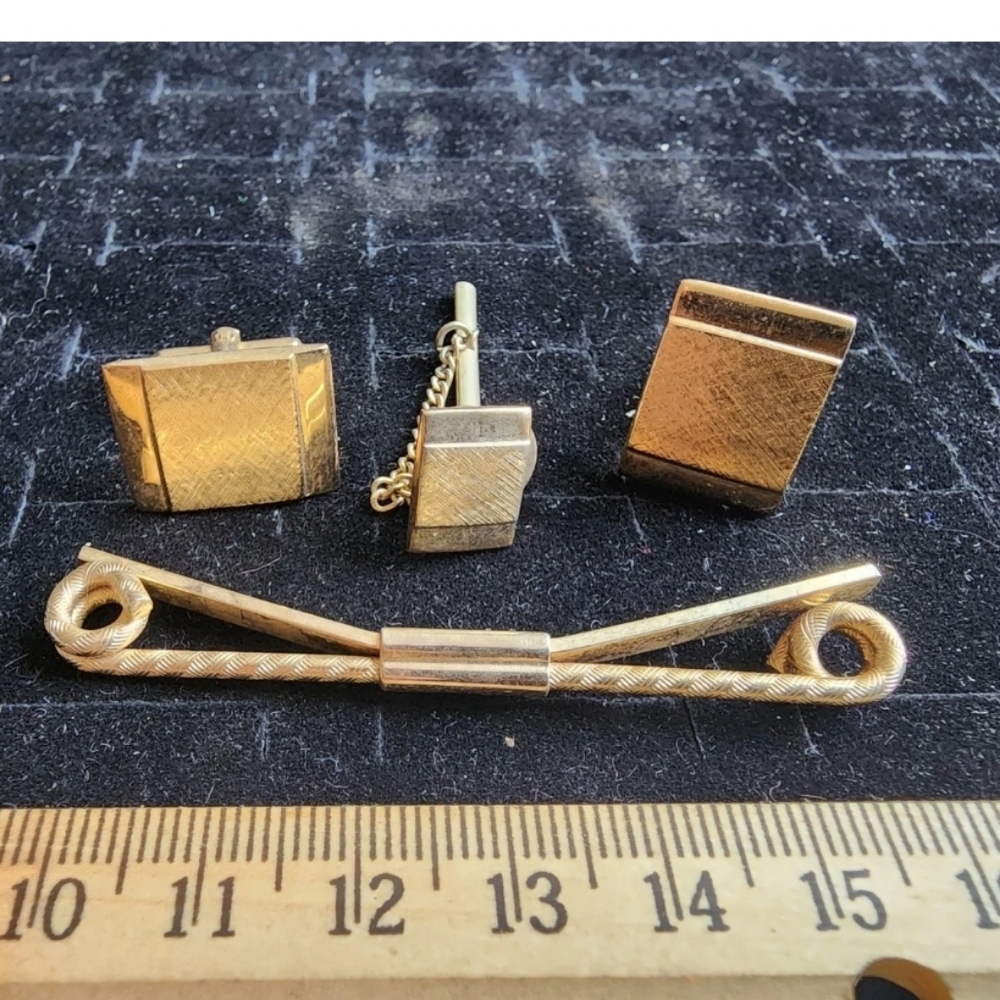 Vintage Amway Cufflink Set Gold Tone Tie Pin Bar Catch Used
